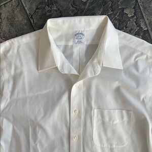 BROOKS BROTHERS Slim Fit Non-Iron Classic White Pleated Cuff Office Dress Shirt